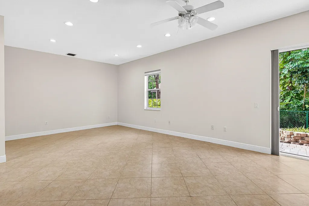 6071 NW 69th Way Parkland FL 33067