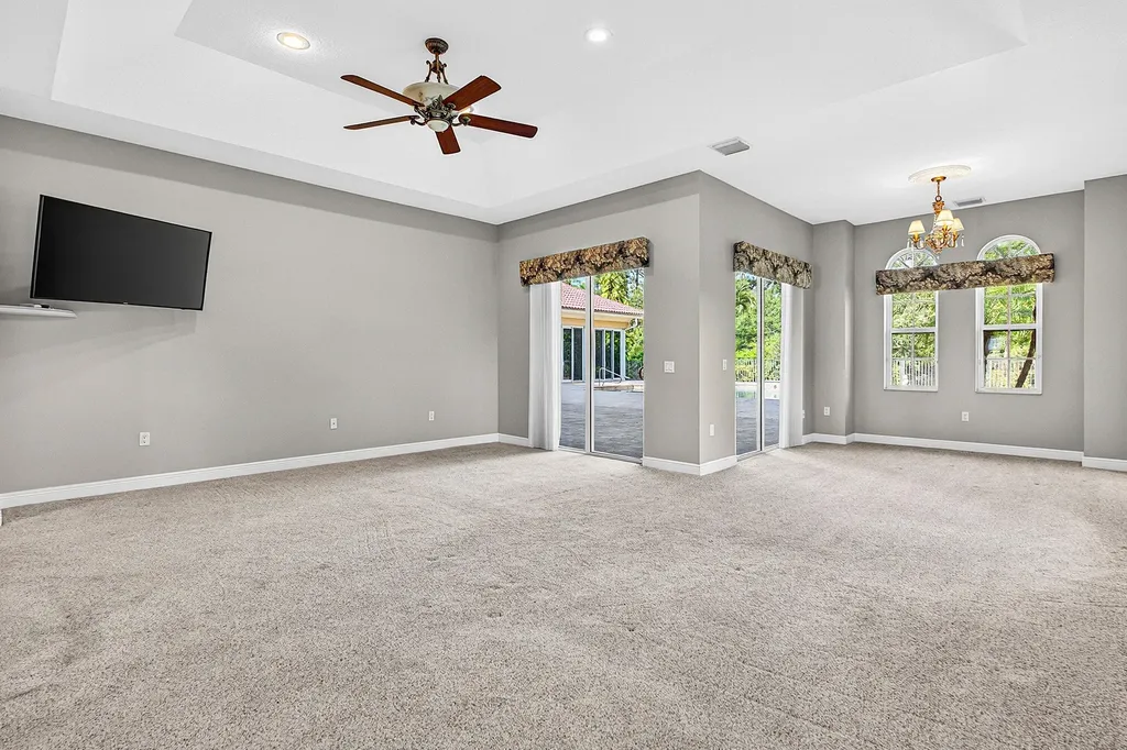6071 NW 69th Way Parkland FL 33067