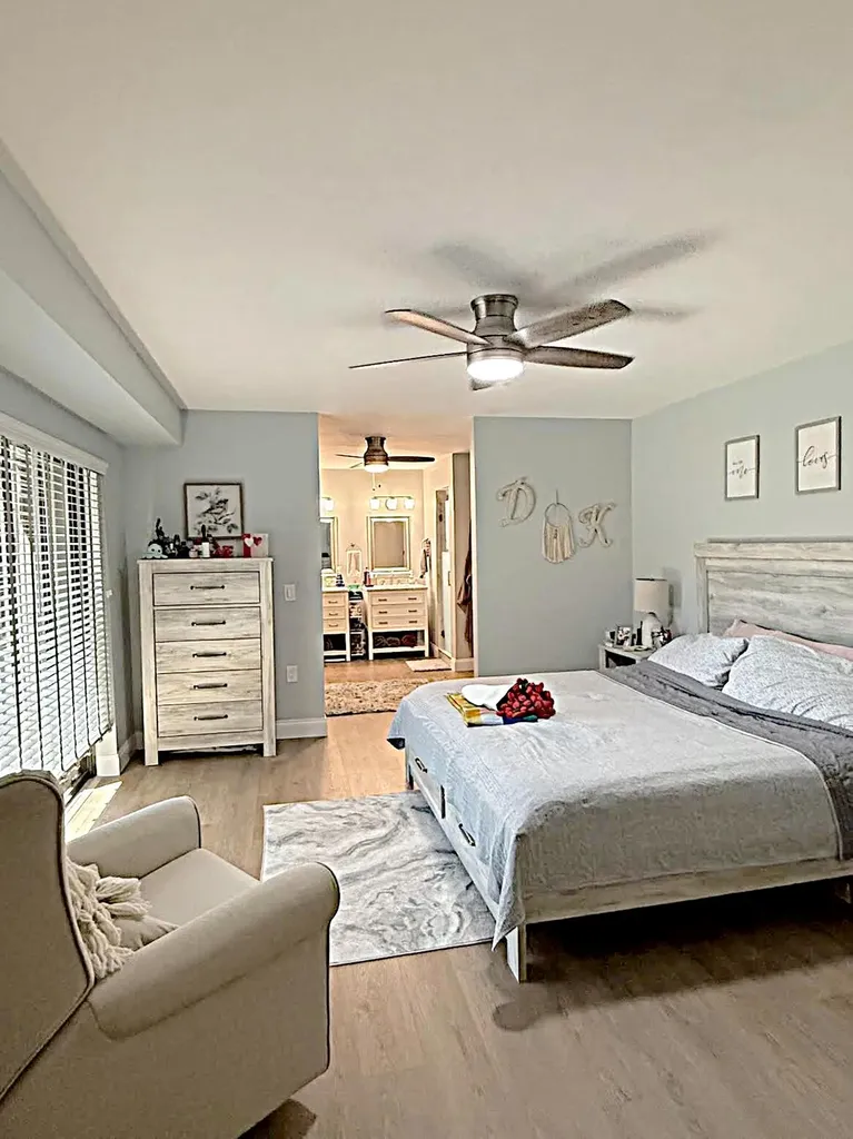 212 2nd Lane Palm Beach Gardens FL 33418