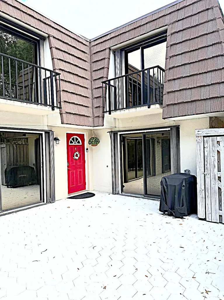 212 2nd Lane Palm Beach Gardens FL 33418