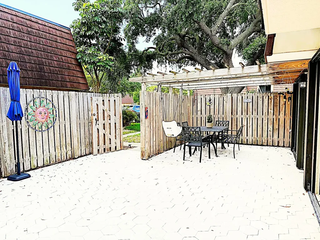 212 2nd Lane Palm Beach Gardens FL 33418