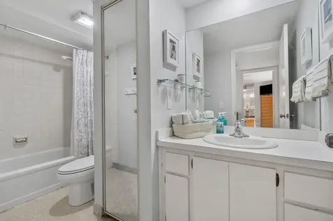 212 2nd Lane Palm Beach Gardens FL 33418