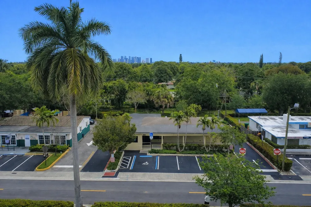 840 S State Road 7 Plantation FL 33317