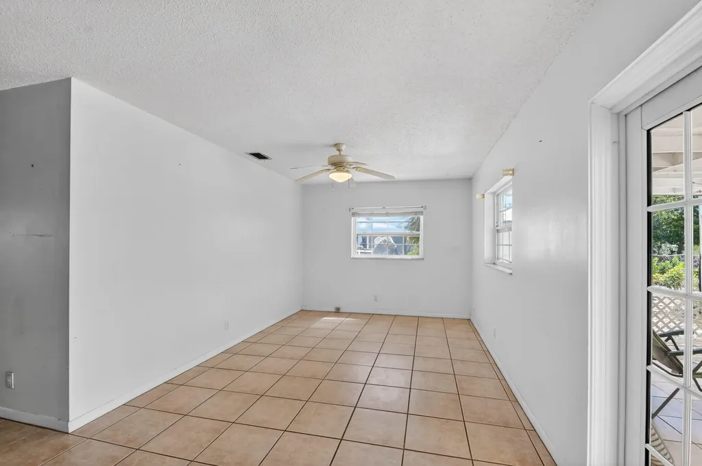 1006 SW 28th Avenue Boynton Beach FL 33426