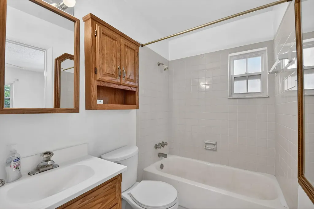 1006 SW 28th Avenue Boynton Beach FL 33426