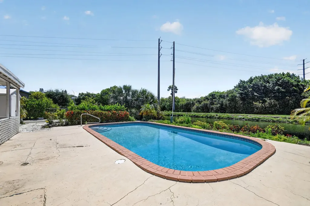 1006 SW 28th Avenue Boynton Beach FL 33426
