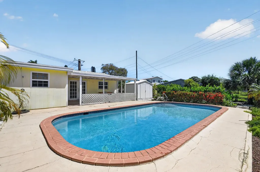 1006 SW 28th Avenue Boynton Beach FL 33426