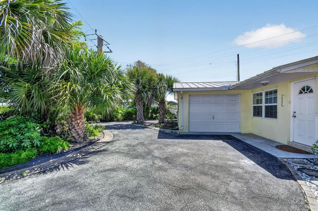 1006 SW 28th Avenue Boynton Beach FL 33426
