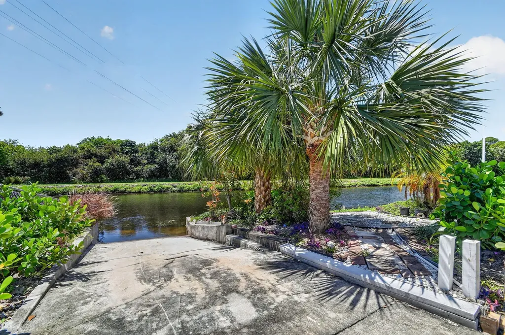 1006 SW 28th Avenue Boynton Beach FL 33426