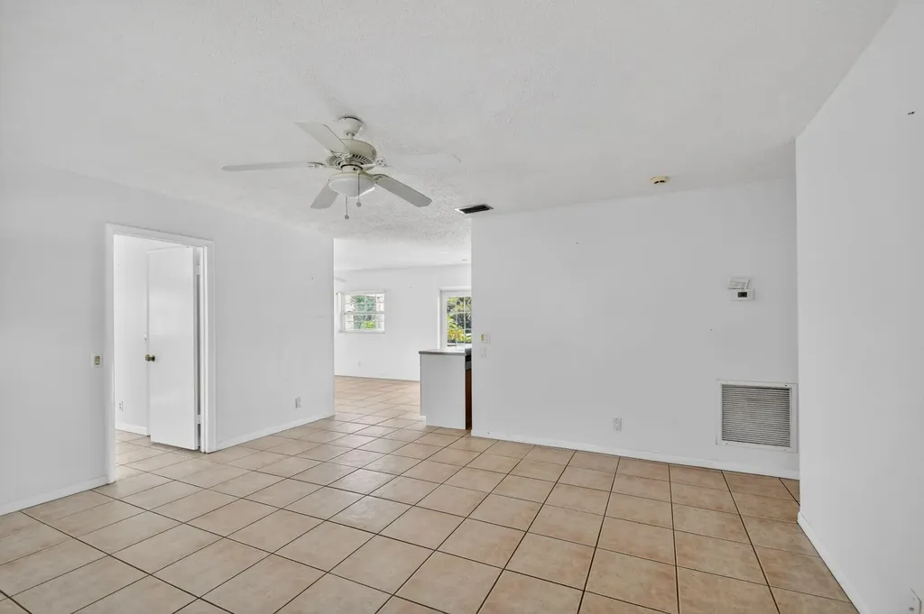 1006 SW 28th Avenue Boynton Beach FL 33426