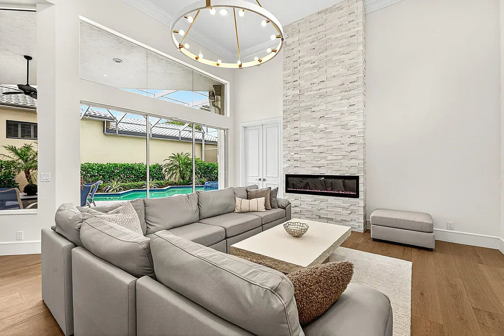 1128 Crystal Drive Palm Beach Gardens FL 33418