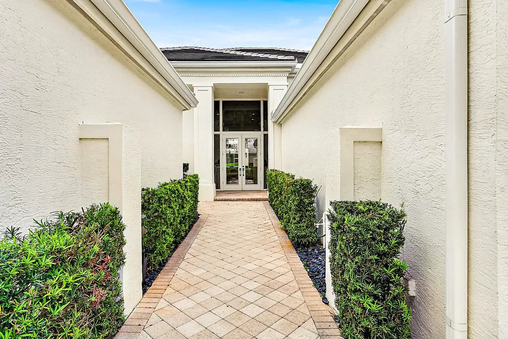 1128 Crystal Drive Palm Beach Gardens FL 33418
