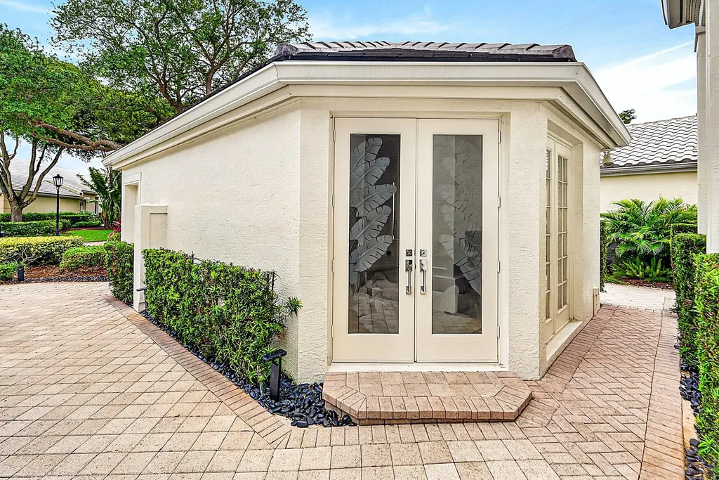 1128 Crystal Drive Palm Beach Gardens FL 33418