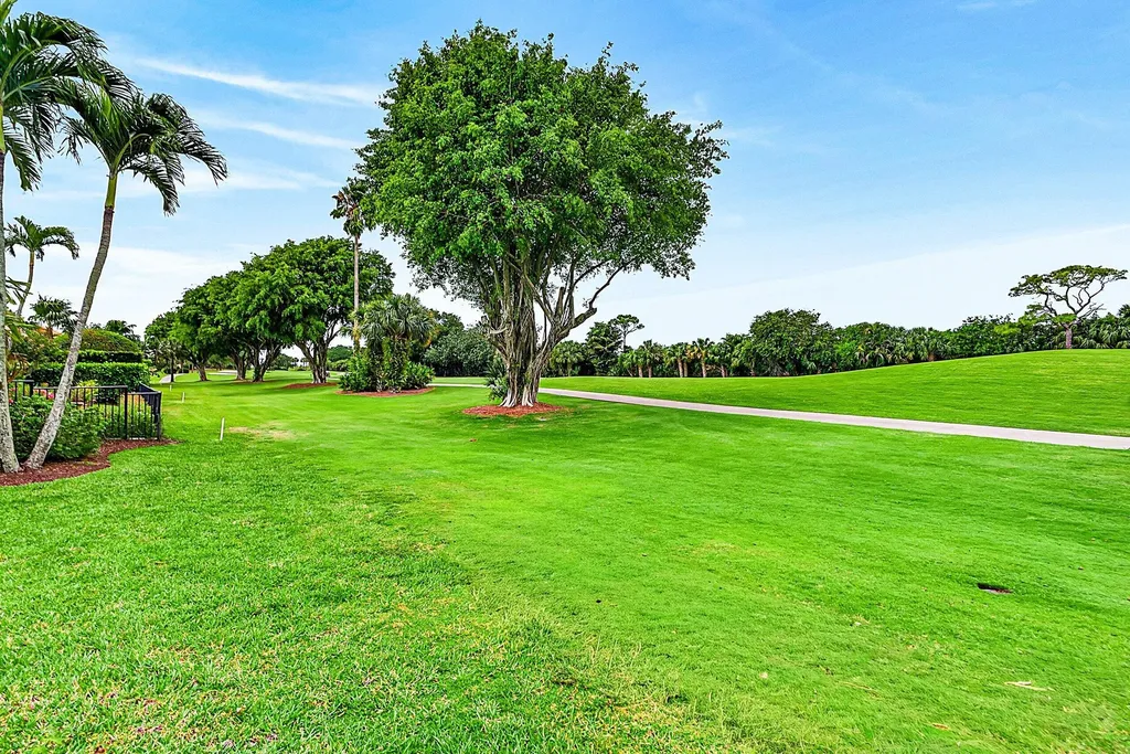 1128 Crystal Drive Palm Beach Gardens FL 33418