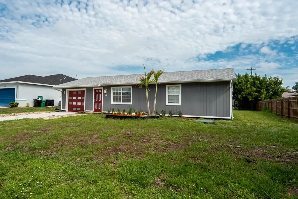 825 SW Canary Terrace Port St Lucie FL 34953