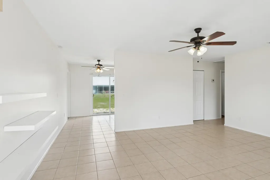 825 SW Canary Terrace Port St Lucie FL 34953