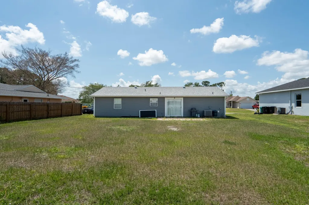 825 SW Canary Terrace Port St Lucie FL 34953
