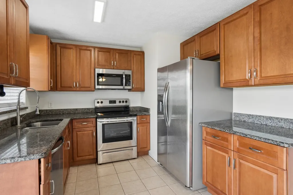 825 SW Canary Terrace Port St Lucie FL 34953