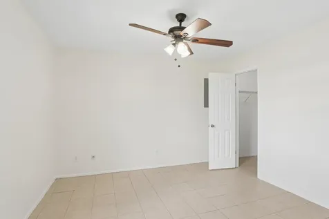 825 SW Canary Terrace Port St Lucie FL 34953