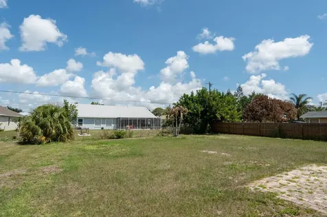 825 SW Canary Terrace Port St Lucie FL 34953
