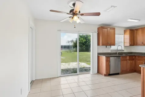 825 SW Canary Terrace Port St Lucie FL 34953