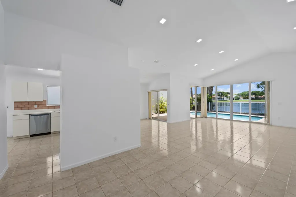22586 Esplanada Drive Boca Raton FL 33433