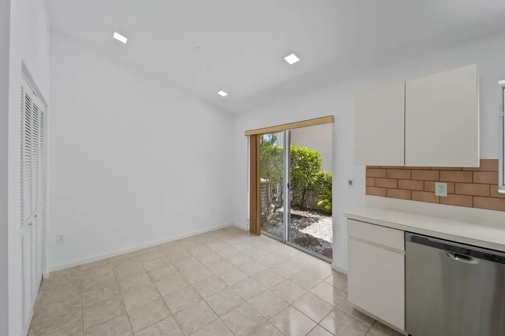 22586 Esplanada Drive Boca Raton FL 33433