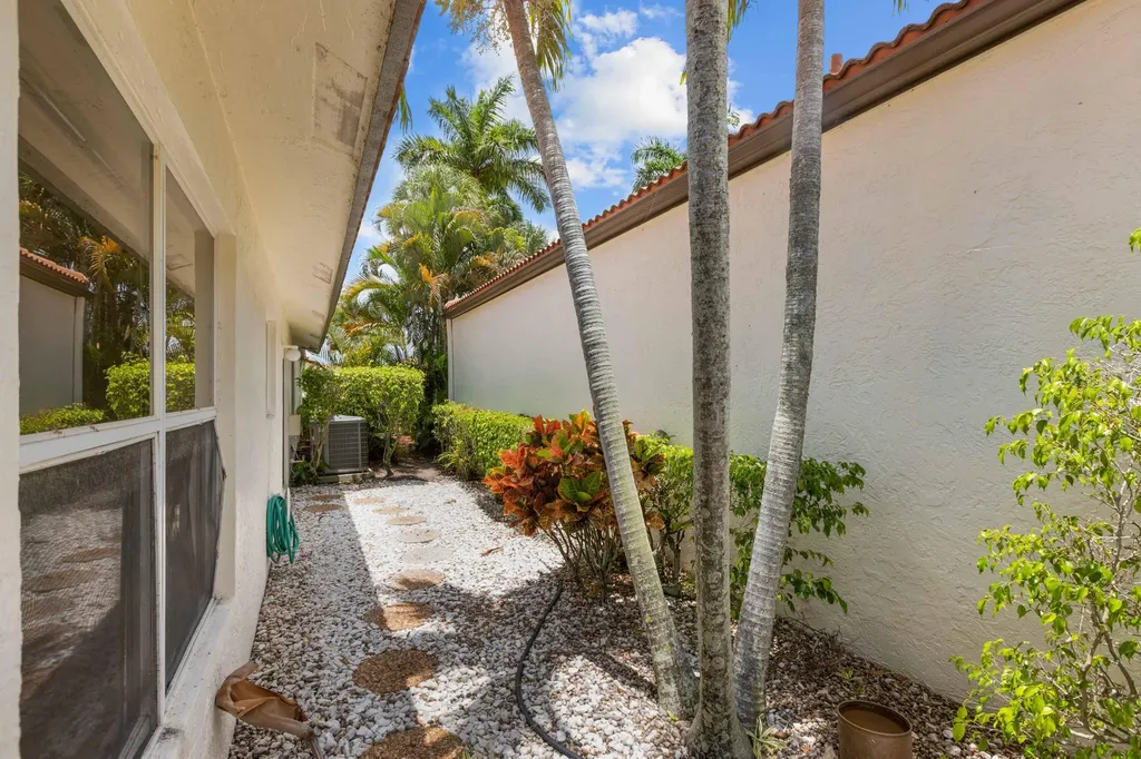 22586 Esplanada Drive Boca Raton FL 33433