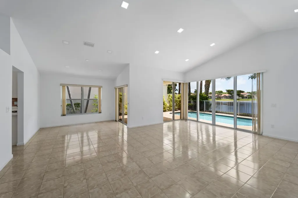 22586 Esplanada Drive Boca Raton FL 33433