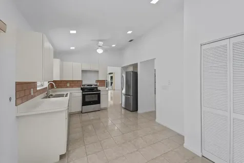 22586 Esplanada Drive Boca Raton FL 33433
