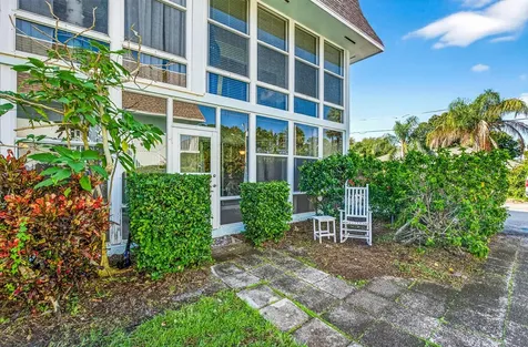 1901 Indian River Boulevard Vero Beach FL 32960