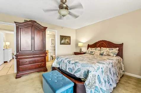 1901 Indian River Boulevard Vero Beach FL 32960