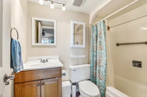 1901 Indian River Boulevard Vero Beach FL 32960