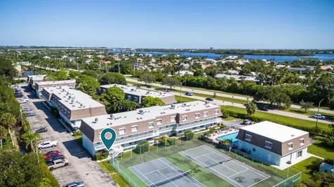 1901 Indian River Boulevard Vero Beach FL 32960