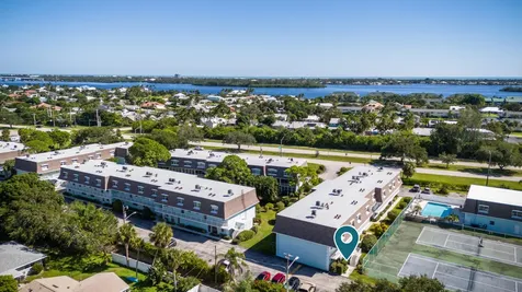 1901 Indian River Boulevard Vero Beach FL 32960
