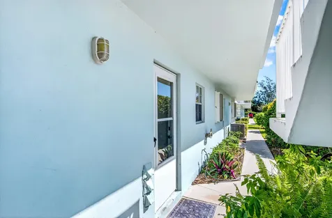 1901 Indian River Boulevard Vero Beach FL 32960