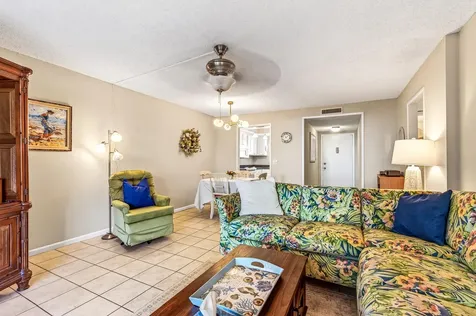 1901 Indian River Boulevard Vero Beach FL 32960