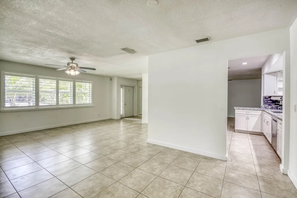 4359 Daffodil Circle N Palm Beach Gardens FL 33410