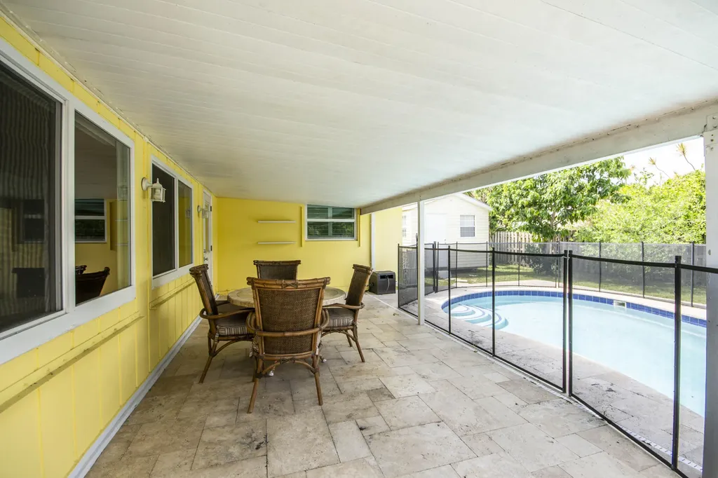 4359 Daffodil Circle N Palm Beach Gardens FL 33410