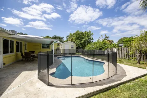 4359 Daffodil Circle N Palm Beach Gardens FL 33410