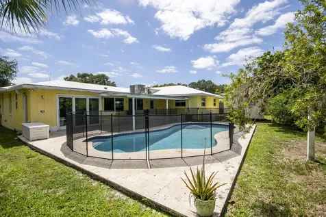 4359 Daffodil Circle N Palm Beach Gardens FL 33410
