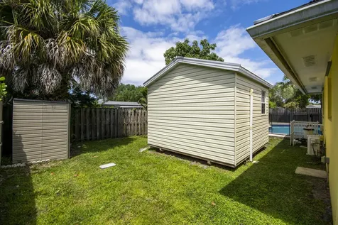4359 Daffodil Circle N Palm Beach Gardens FL 33410