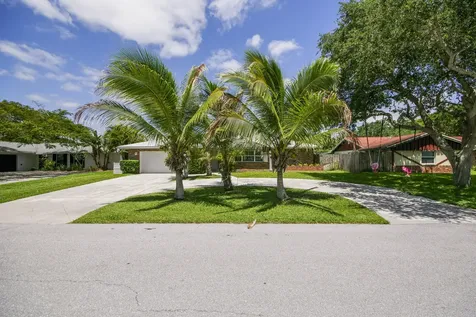4359 Daffodil Circle N Palm Beach Gardens FL 33410