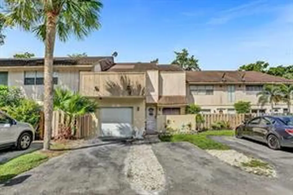 833 NW 81st Avenue Plantation FL 33324
