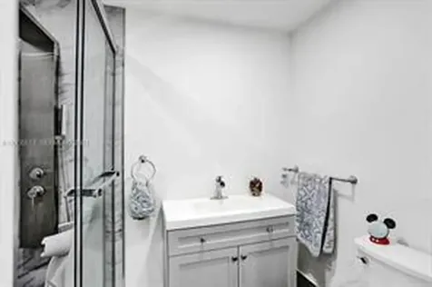 833 NW 81st Avenue Plantation FL 33324
