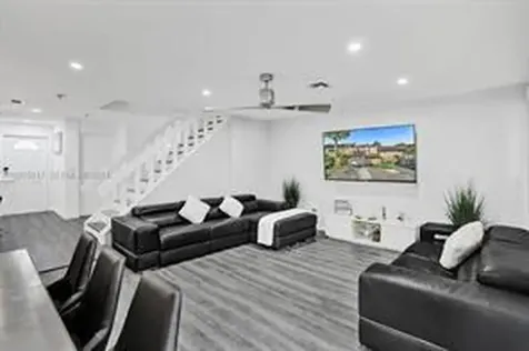833 NW 81st Avenue Plantation FL 33324