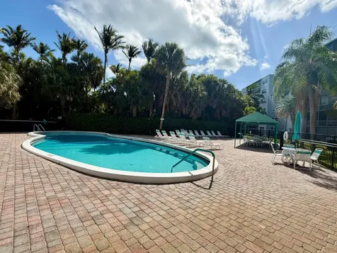 1000 NE 14th Avenue Hallandale Beach FL 33009