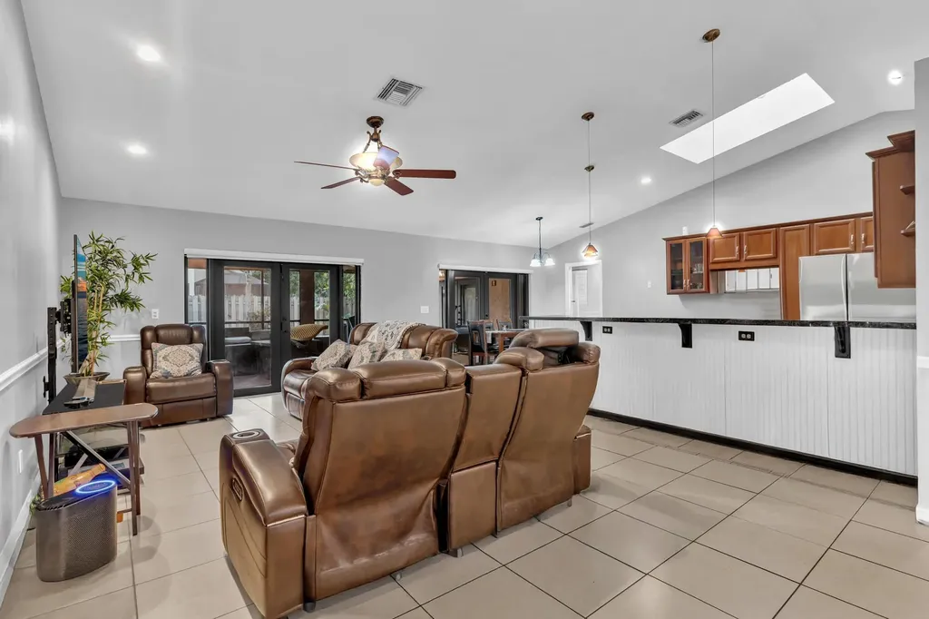 5270 NW 73rd Way Lauderhill FL 33319