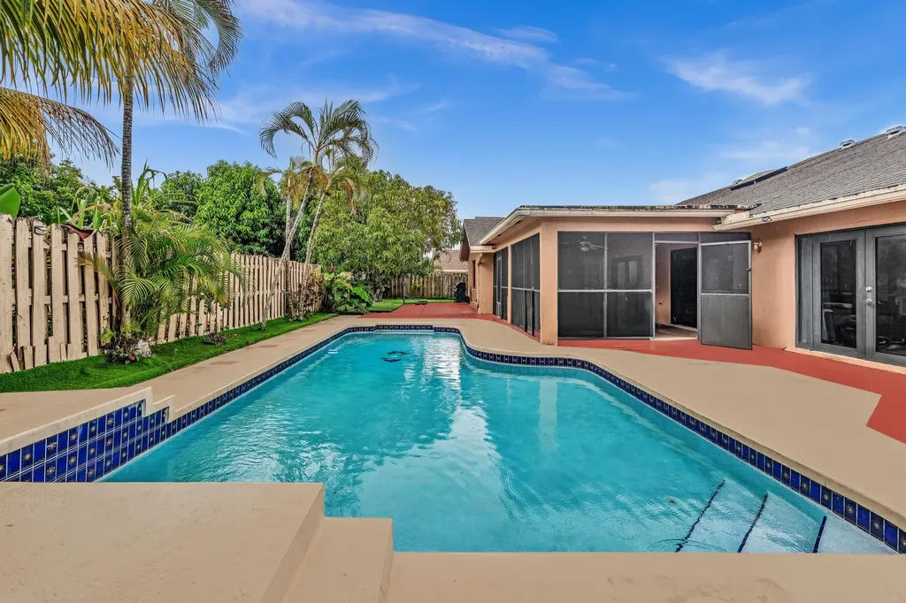 5270 NW 73rd Way Lauderhill FL 33319