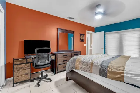 5270 NW 73rd Way Lauderhill FL 33319